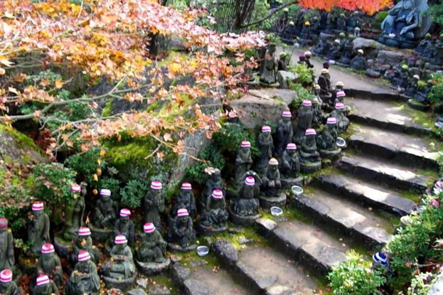 500 статуй Ракан, Миядзима.